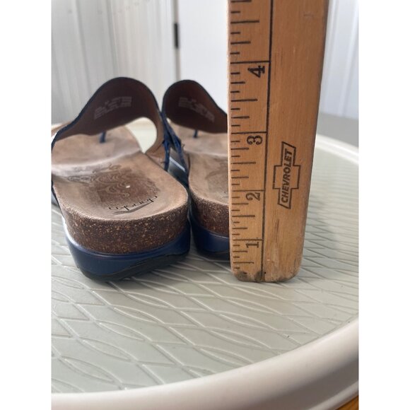 Dansko Priya Thong Sandals Size 37 Navy Blue Embossed Madala Cork Sole Comfort - Picture 4 of 10